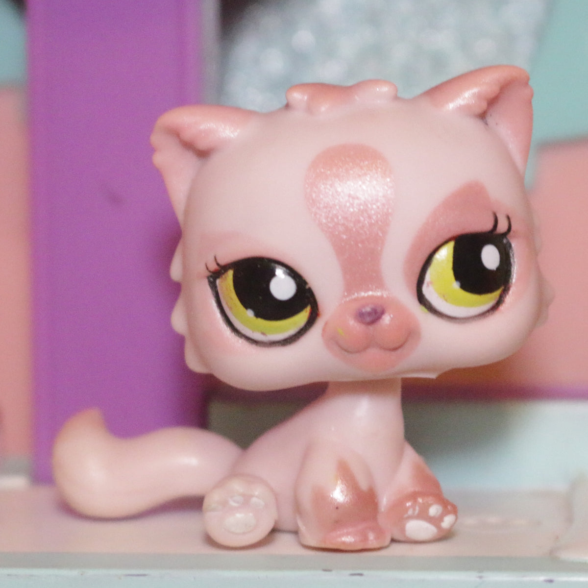 LPS #1083 Sitting Persian Cat (Modified)